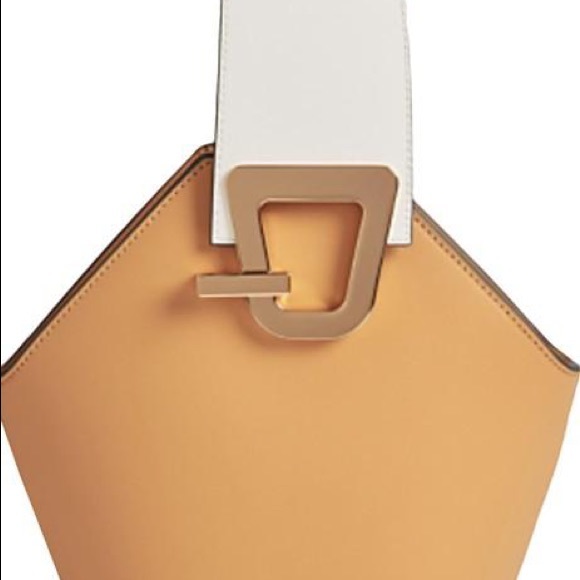 Danse Lente Johnny Bucket Bag(Carmel/White) - Picture 8 of 8